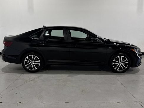 Used 2025 Volkswagen Jetta Sport FWD image 22