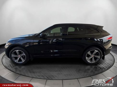 Used 2018 Jaguar F-PACE R-Sport image 2