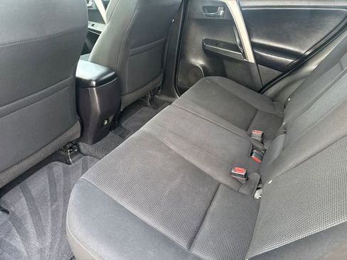 Used 2017 Toyota RAV4 XLE FWD image 17