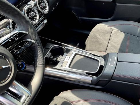 Used 2025 Mercedes-Benz GLA 35 AMG 4MATIC image 12