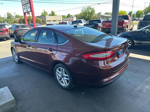 Used 2016 Ford Fusion SE FWD image 3