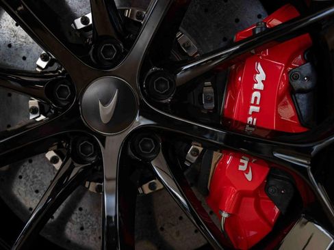 Used 2025 McLaren Artura Spider image 17