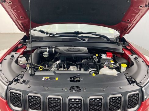 Used 2023 Jeep Compass Trailhawk w/ Trailhawk Convenience Group AWD/4WD image 11