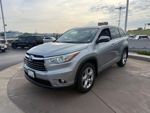 Used 2016 Toyota Highlander Limited AWD/4WD image 10