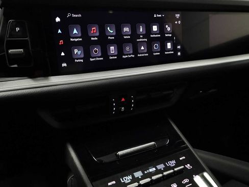 Certified 2024 Porsche Cayenne Coupe image 32