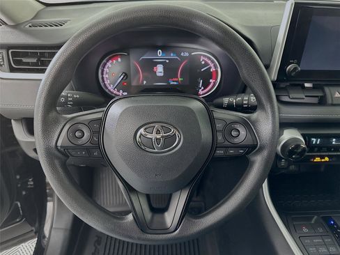 Certified 2025 Toyota RAV4 XLE AWD/4WD image 17
