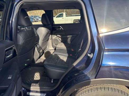 Used 2024 Mitsubishi Outlander SE image 6