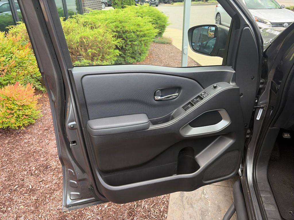 Used 2022 Nissan Frontier SV RWD image 24