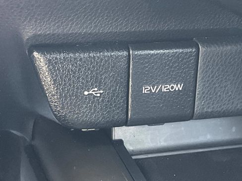 Used 2023 Toyota Camry SE image 35