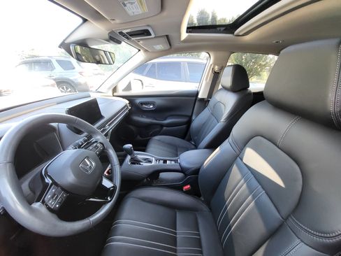 Used 2024 Honda HR-V EX-L image 10