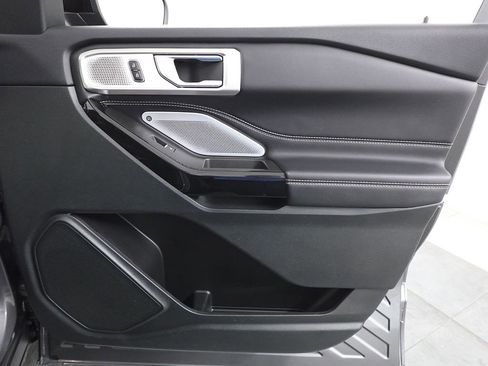 Used 2024 Ford Explorer ST w/ Technology Package image 21