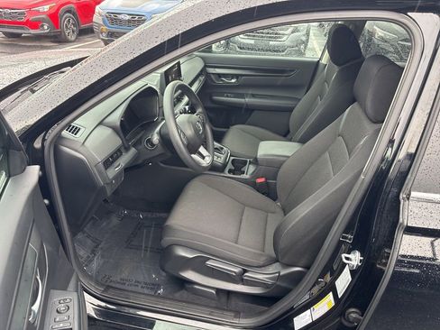 Used 2025 Honda CR-V LX image 9