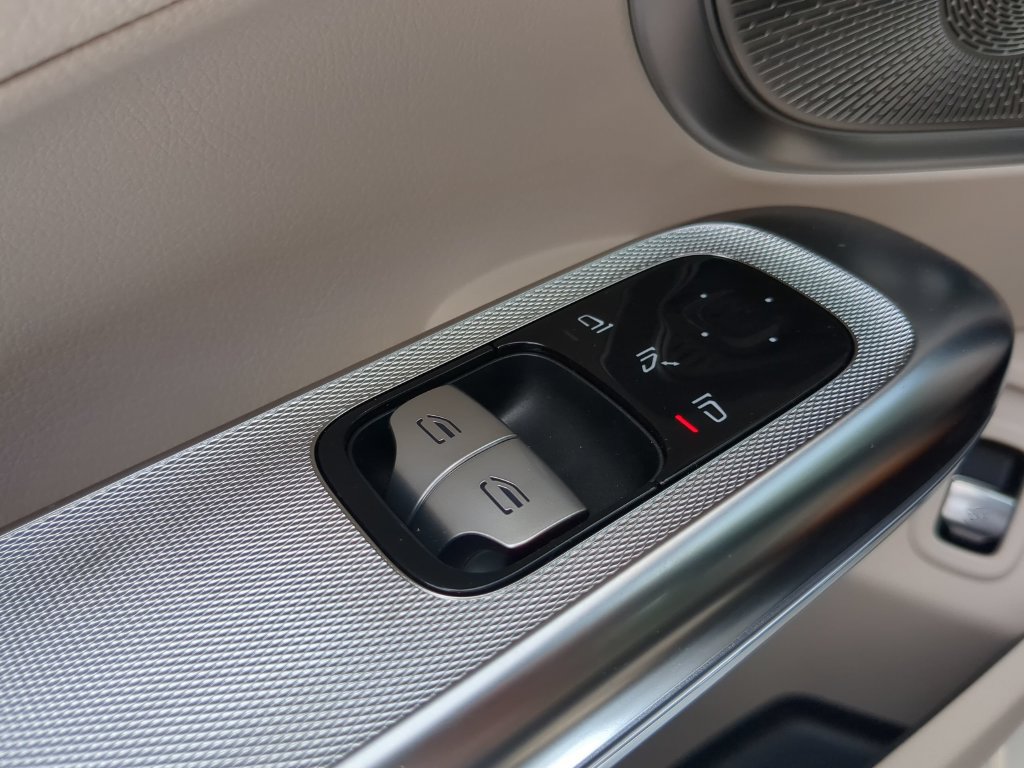 Used 2024 Mercedes-Benz CLE 300 4MATIC Coupe image 10