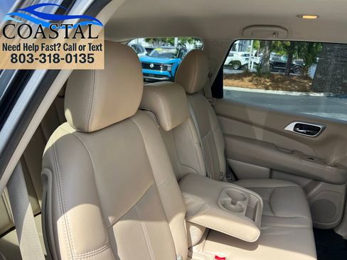 Used 2017 Nissan Pathfinder SL w/ SL Tech Package FWD image 25