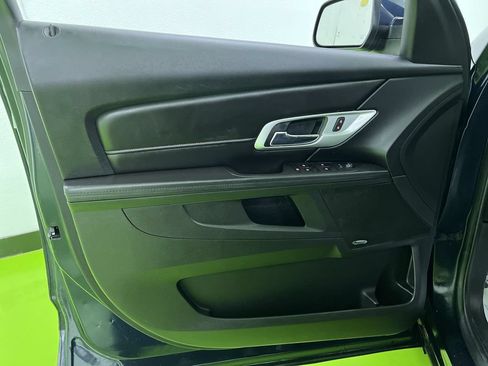 Used 2017 GMC Terrain SLE FWD image 16