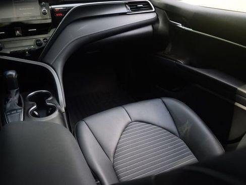 Used 2022 Toyota Camry SE w/ Audio Upgrade Package FWD image 14