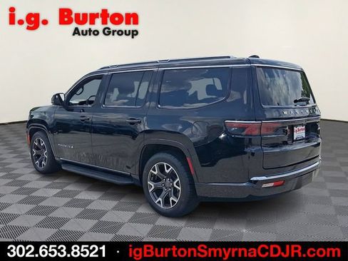 Used 2024 Jeep Wagoneer Series III AWD/4WD image 4