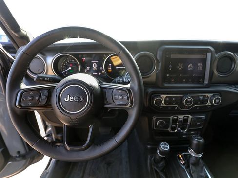 Used 2023 Jeep Wrangler Unlimited w/ Sun & Screen Package AWD/4WD image 13