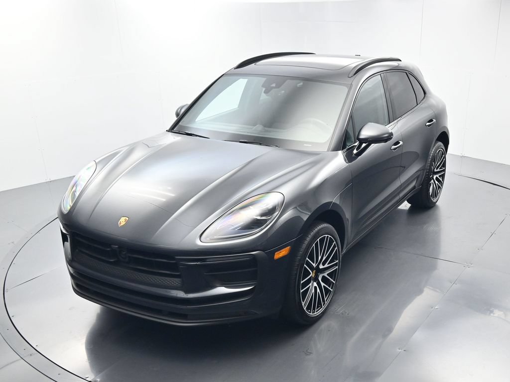 Certified 2026 Porsche Macan AWD/4WD image 33