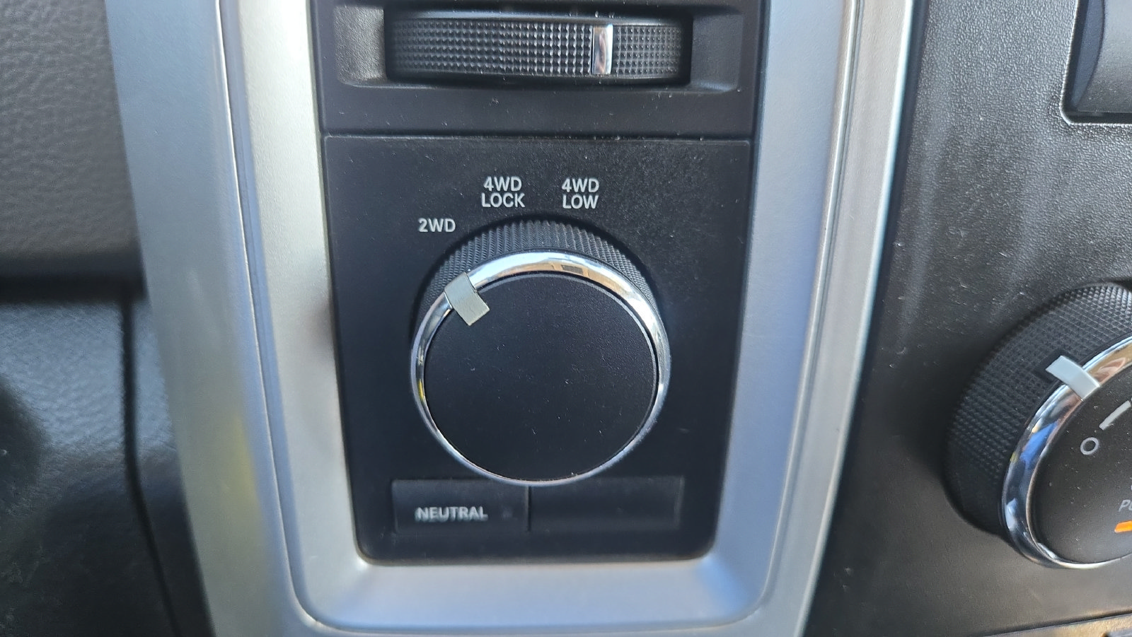 Used 2012 RAM 1500 Classic SLT AWD/4WD image 16