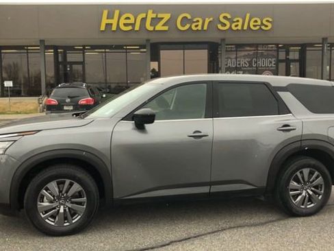 Used 2024 Nissan Pathfinder S image 5