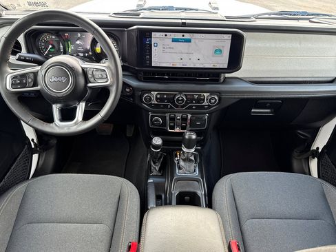 Used 2024 Jeep Wrangler Unlimited Sahara image 4