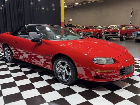 Used 1998 Chevrolet Camaro Z28 w/ Preferred Equipment Group 2 RWD image 9
