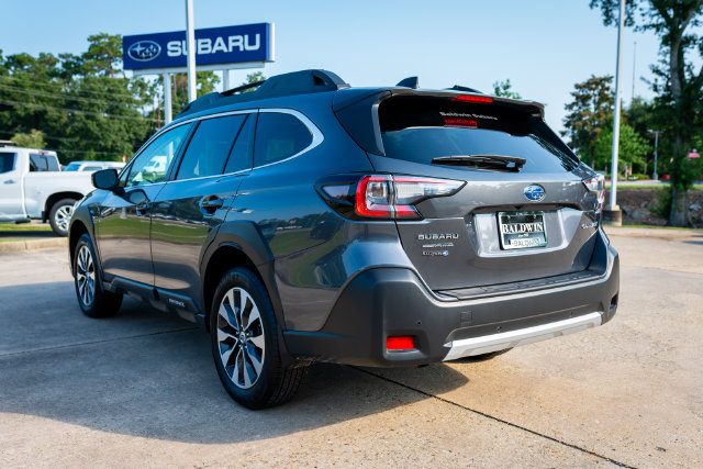 Certified 2025 Subaru Outback Limited AWD/4WD image 4