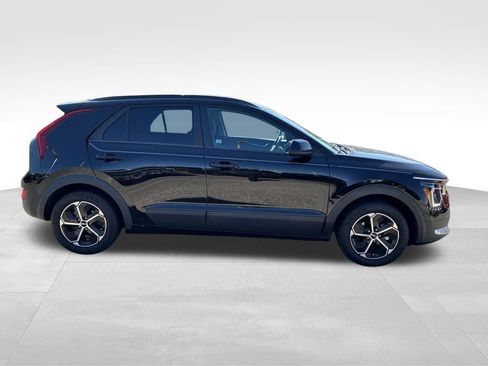 Used 2023 Kia Niro LX FWD image 7