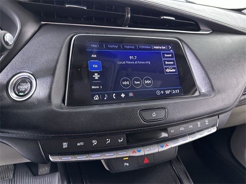 Used 2022 Cadillac XT4 Luxury w/ LPO, ONYX Package image 13