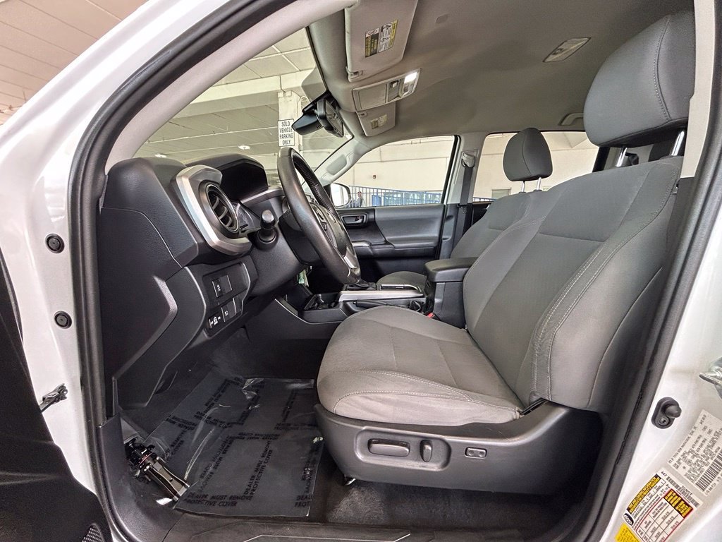Used 2021 Toyota Tacoma SR5 RWD image 11
