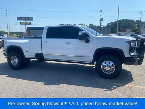 Used 2025 Chevrolet Silverado 3500 High Country w/ High Country Premium Package AWD/4WD image 11