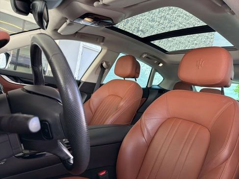 Certified 2022 Maserati Levante GT AWD/4WD image 16