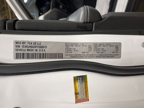 Used 2023 Jeep Grand Cherokee Laredo w/ Luxury Tech Group I image 27