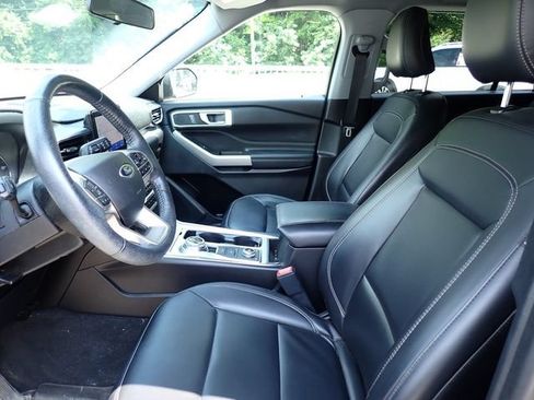 Used 2022 Ford Explorer XLT AWD/4WD image 10