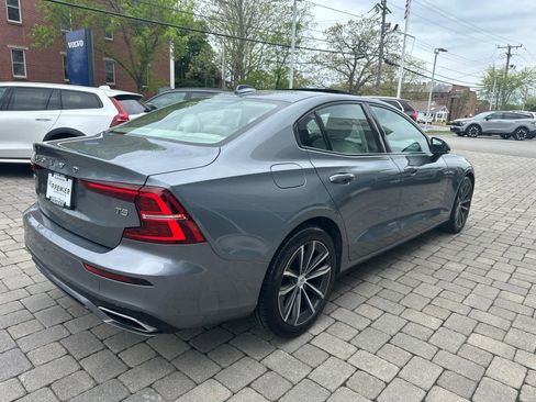 Used 2021 Volvo S60 T5 Momentum w/ Premium Package FWD image 33
