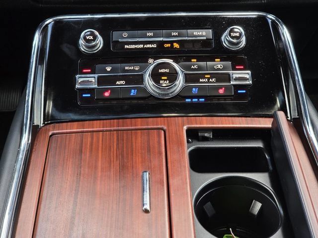 Used 2023 Lincoln Navigator Reserve AWD/4WD image 15