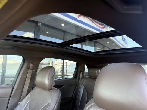 Used 2016 Lincoln MKX Reserve w/ Technology Package FWD image 9