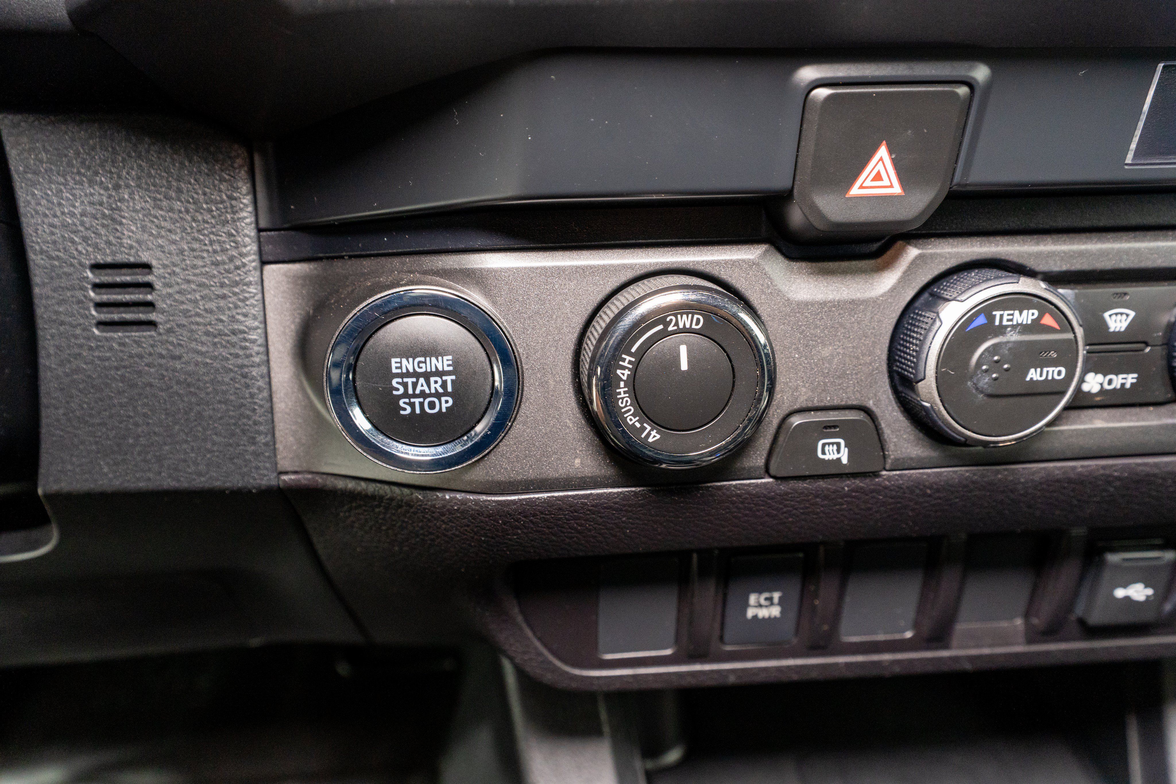 Used 2022 Toyota Tacoma TRD Sport w/ Black Out Package (TMS) AWD/4WD image 23