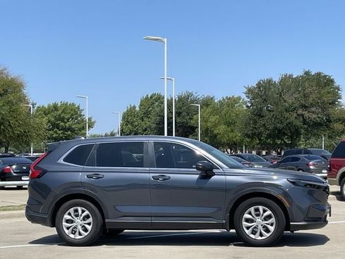 Used 2024 Honda CR-V LX image 3