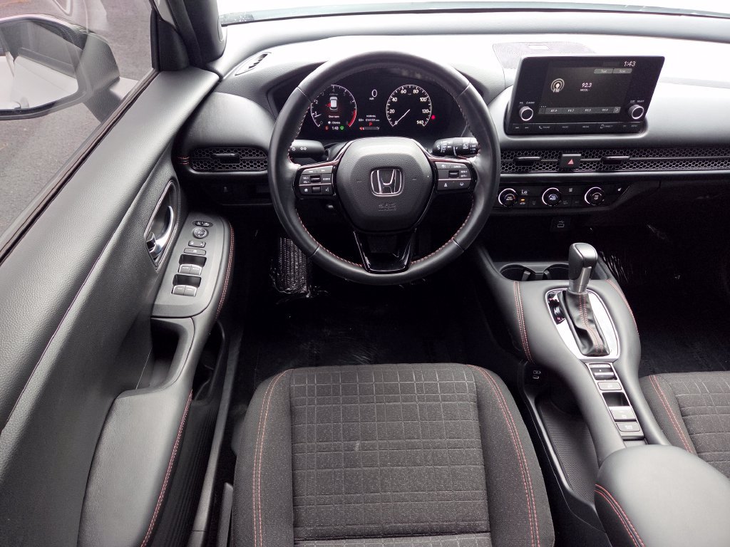 Used 2025 Honda HR-V Sport image 30