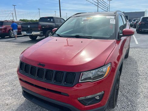 Used 2019 Jeep Compass Latitude AWD/4WD image 2