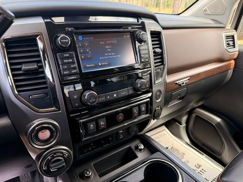 Used 2018 Nissan Titan PRO-4X AWD/4WD image 16