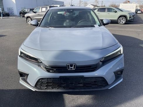 Used 2022 Honda Civic Touring image 2