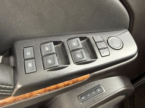 Used 2016 Chevrolet Suburban LTZ RWD image 38