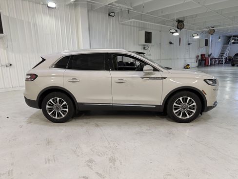 Used 2021 Lincoln Nautilus Reserve image 6