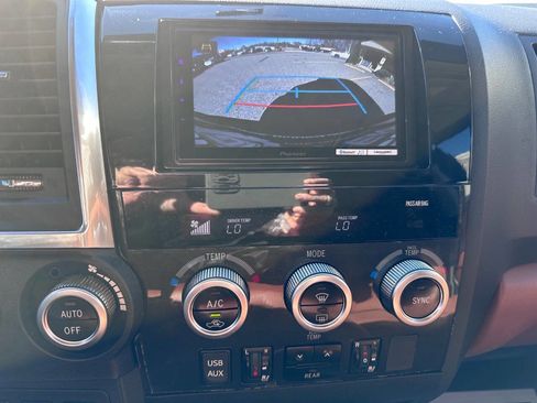 Used 2018 Toyota Sequoia Platinum image 17