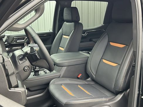 Used 2025 GMC Sierra 1500 AT4 w/ AT4 Premium Package image 34