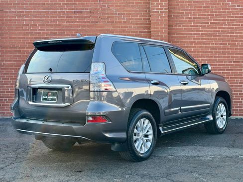 Used 2017 Lexus GX 460 image 5