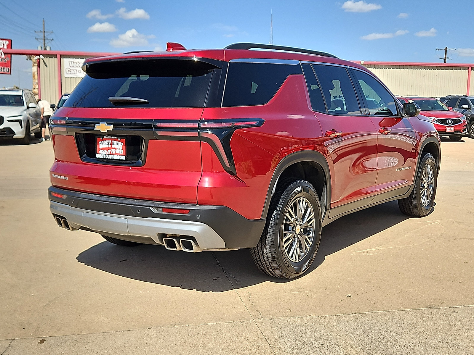 Used 2025 Chevrolet Traverse LT FWD image 3